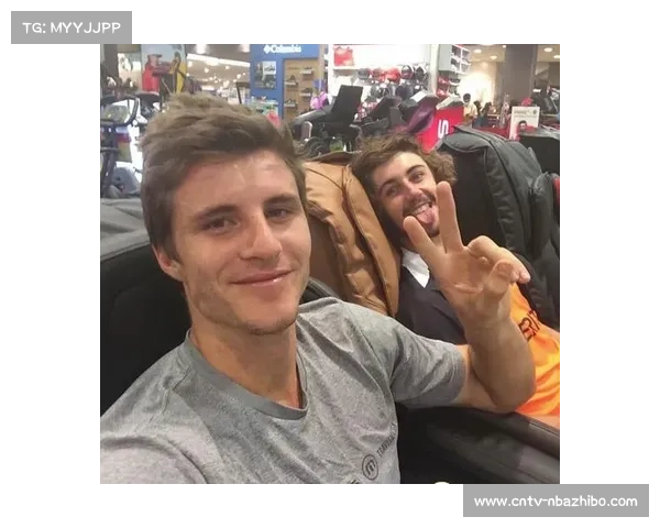 美国女排乔丹·汤普森获年度总冠军，称经历让她重燃排球爱