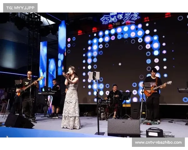 “浙BA”联赛文艺表演环节，嘉兴大学艺术团乐队与舞队献上精彩演出